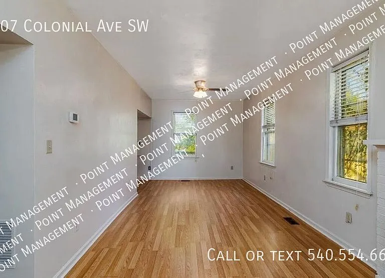 2407 Colonial Ave SW — Photo 2