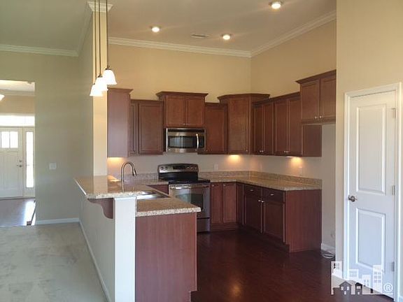 4th image of 570 Lune Court