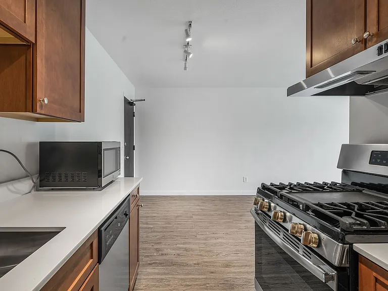 8300 Fremont Ave S — Photo 16