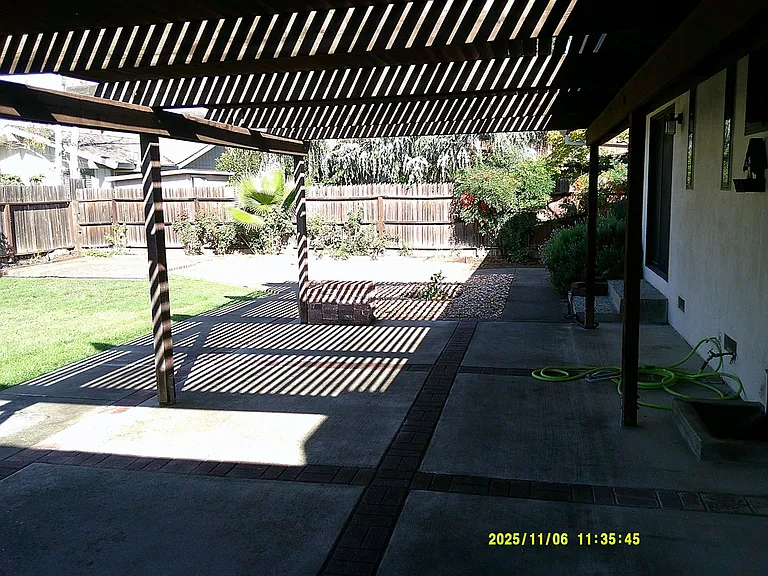 390 S Almond St — Photo 40