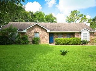 1922 Tracy Lynn Ln, Alvin, TX 77511