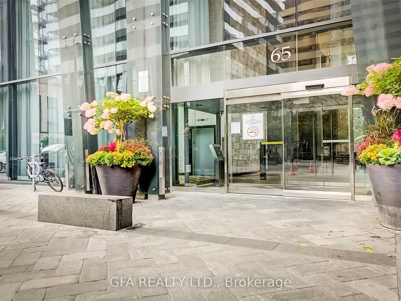 U Condos — Photo 2