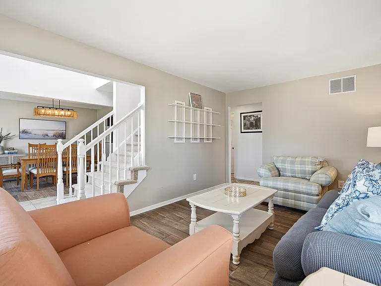 214 Hagen Rd — Photo 6