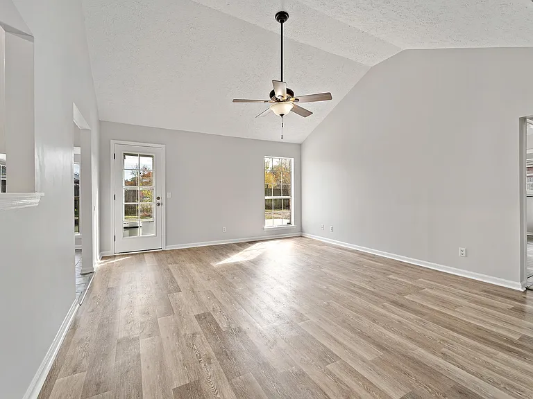 104 Forestay Ct — Photo 20