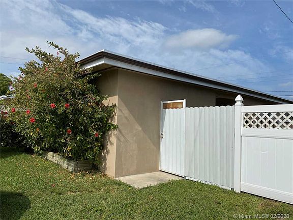 2nd image of 10531 SW 52nd St #10531