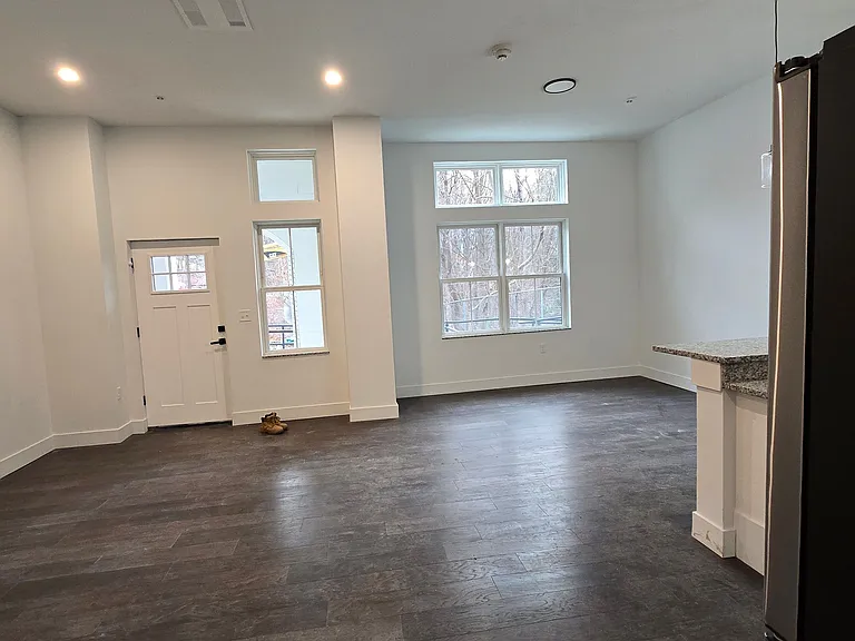 20 East St — Photo 9