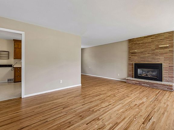 4th image of 5821 5th St NE