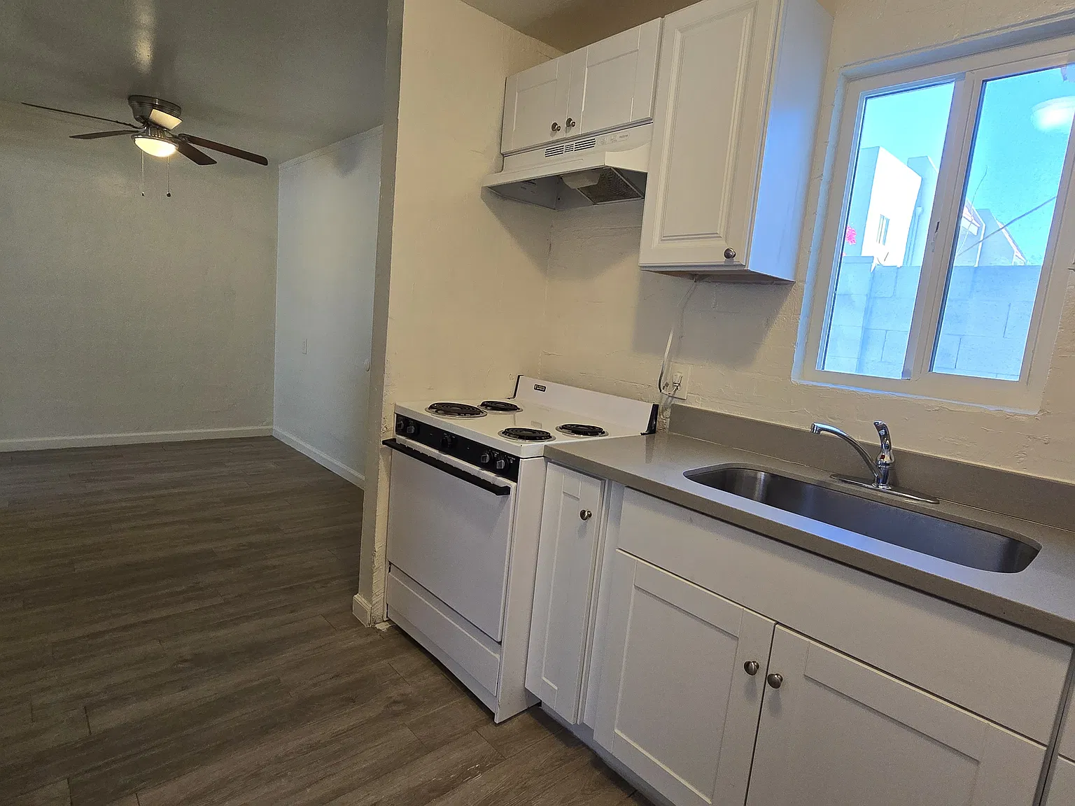 1 bed, 500 sqft, $1,050 — Photo 4