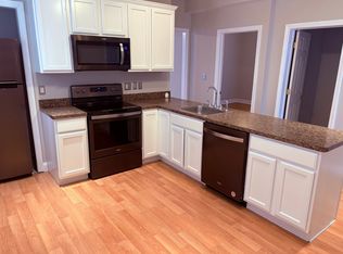 9 Ames St APT 3, Worcester, MA 01610