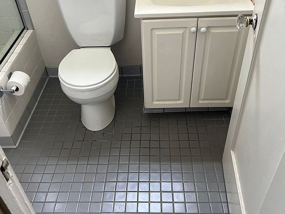 5th image of 701 Parker Ave APT 307