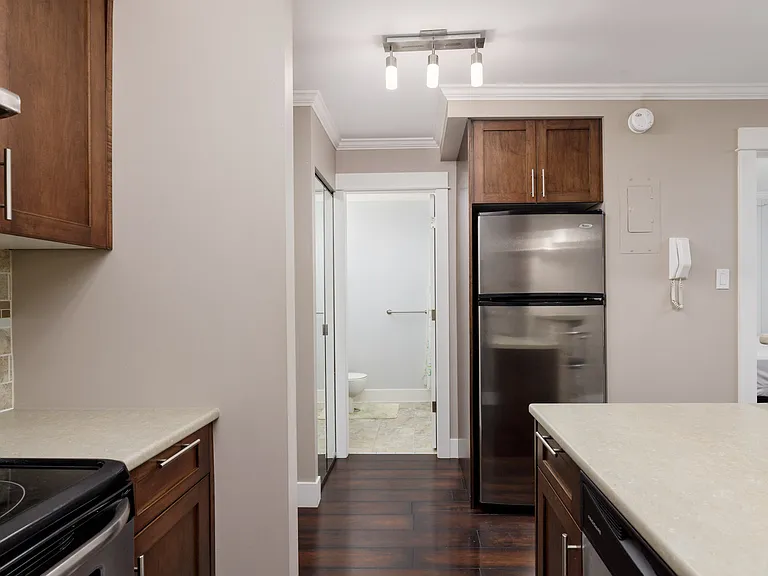 1950 W 8th Ave #303 — Photo 4