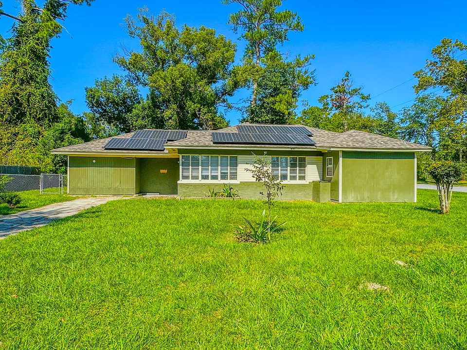 1406 Leone Ave