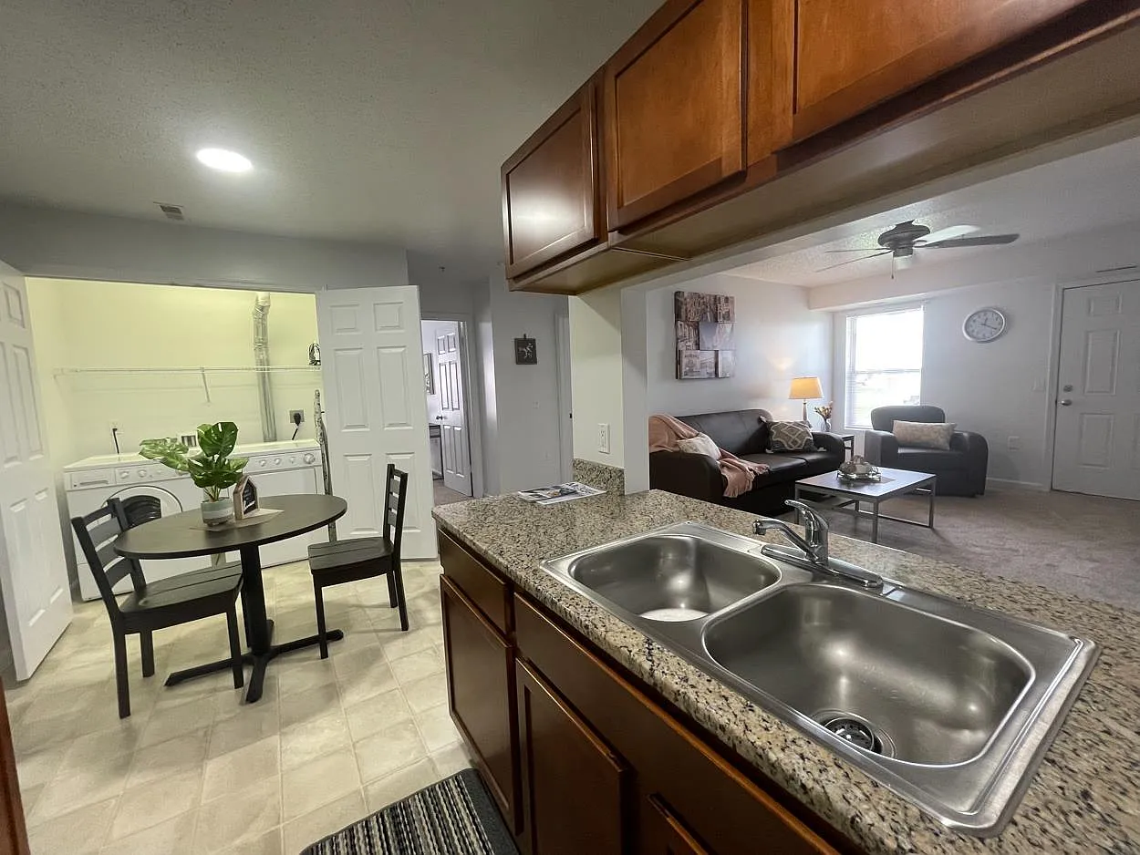 Westpoint Village Apt — Photo 3