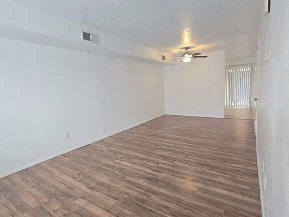 3rd image of 1832 Buena Vista Dr SE APT A