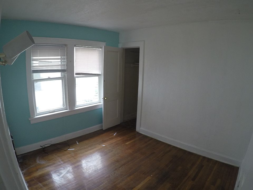 2nd image of 252 Shadow Ln