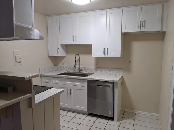 1010 W Macarthur Blvd, Santa Ana, CA