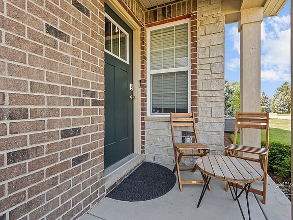 3rd image of 2043 Canyon Creek Ct