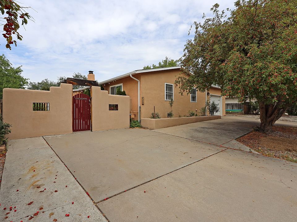 1st image of 455 Cheryl Ave