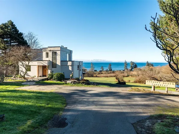 4537 Otter Point Rd, Capital, BC V9Z 0K4