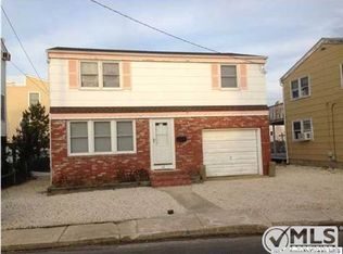 12 Mea Ln, Brant Beach, NJ 08008