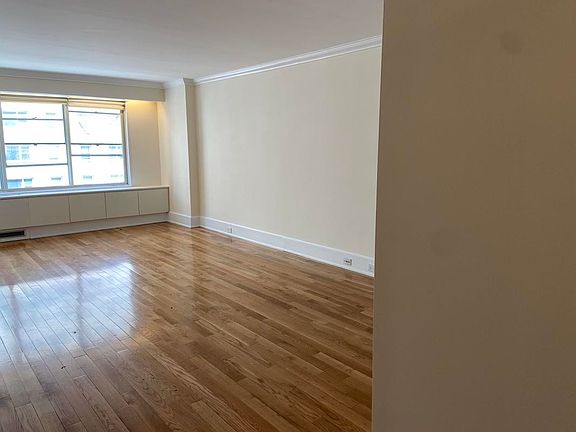 3rd image of 60 W 57th St APT 3A