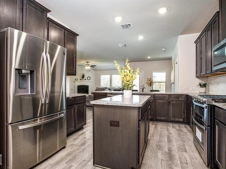 10716 Klondike Ln — Photo 3