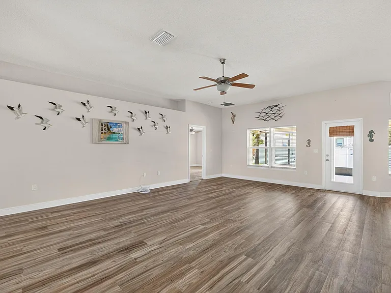 5547 NW Cordrey St — Photo 10