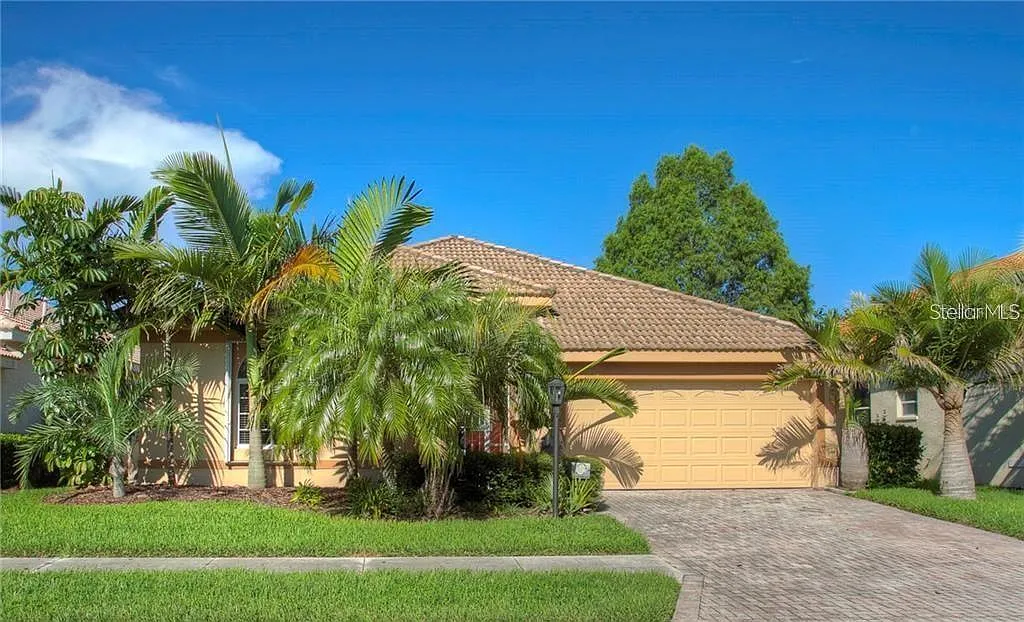 3 bed, 2.5 bath, 2206 sqft, $8,000 — Photo 1