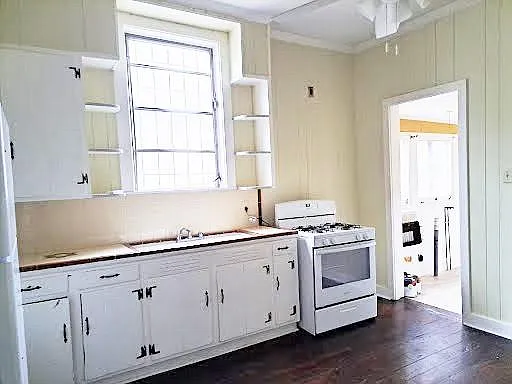 2612 Urquhart St — Photo 8