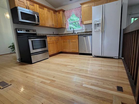 2nd image of 244 Rushlake Ct