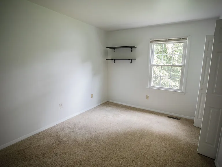 2836 Wellesley Ct — Photo 9