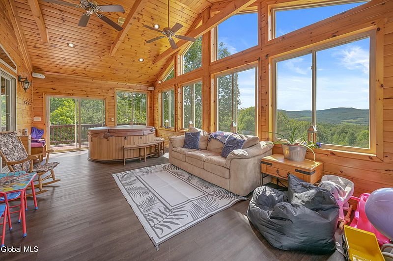 5th image of 387 Cross Hill Road
