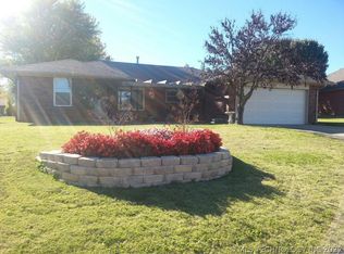 827 S Lakeview Dr, Cushing, OK 74023