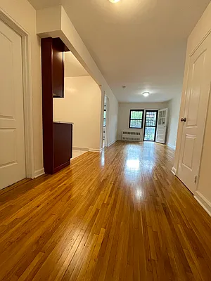 Rented by Haralmbos Gelalis, Landlord | media 10