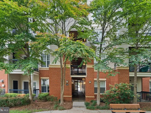 11355 Aristotle Dr #8210, Fairfax, VA 22030