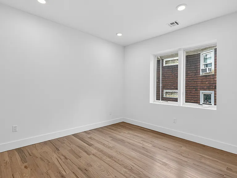 46 Hudson Ave #A — Photo 8