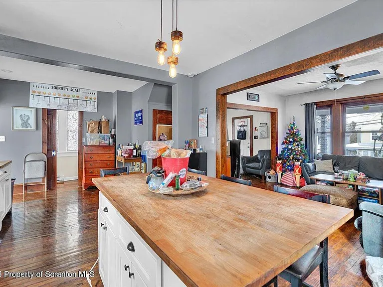 1026 Fairfield St — Photo 8