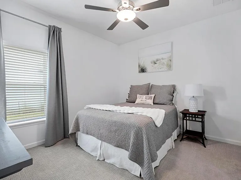 221 Marquesa Cir — Photo 31
