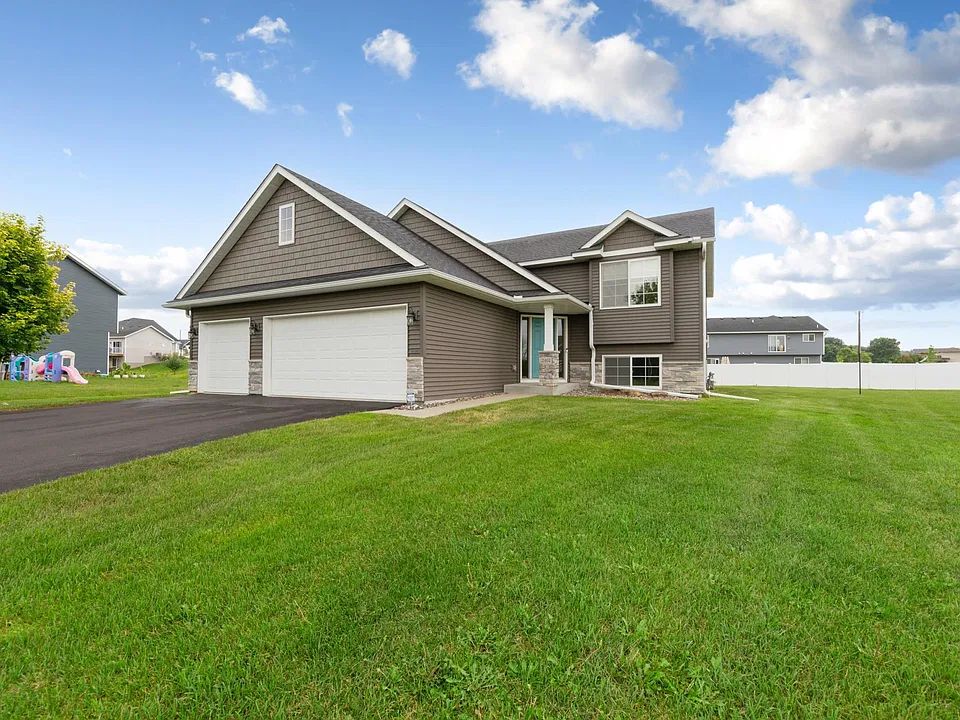 2401 Foxtail Ln
