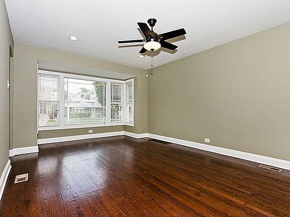 3rd image of 8724 S Blackstone Ave