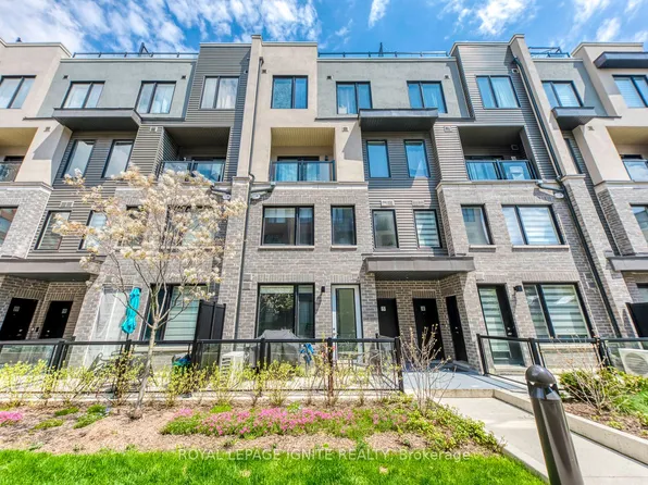 3562 Colonial Dr #6, Mississauga, ON L5L 0C1