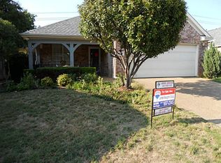2313 Folkstone Way, Bedford, TX 76021