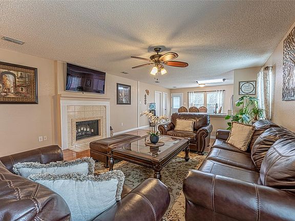 5th image of 1417 Danbury Dr