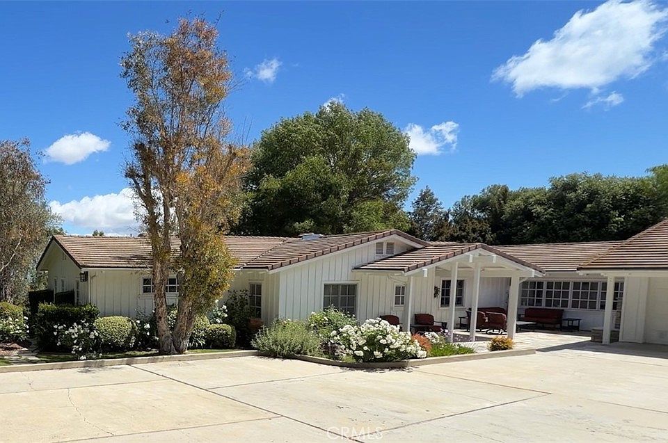 1st image of 4 Eucalyptus Ln