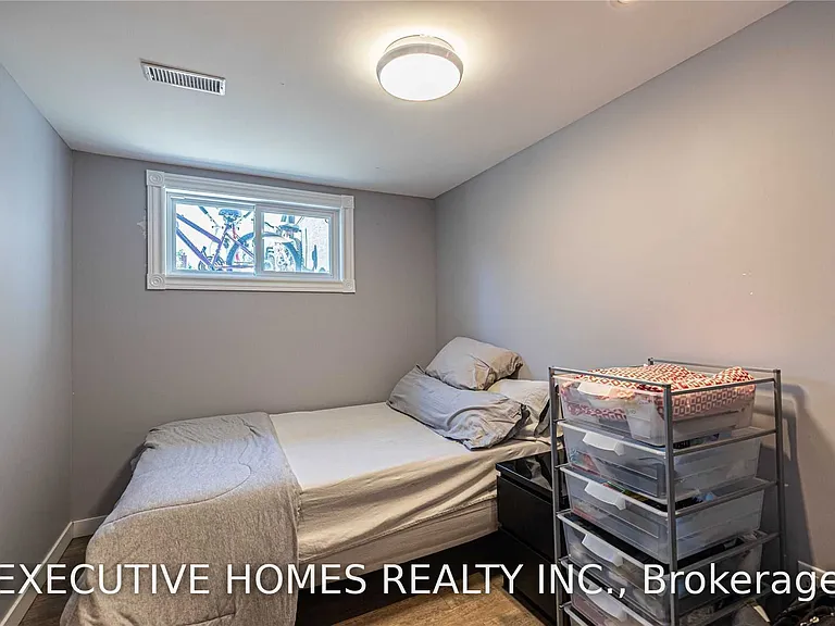 384 Ashbury Rd — Photo 35