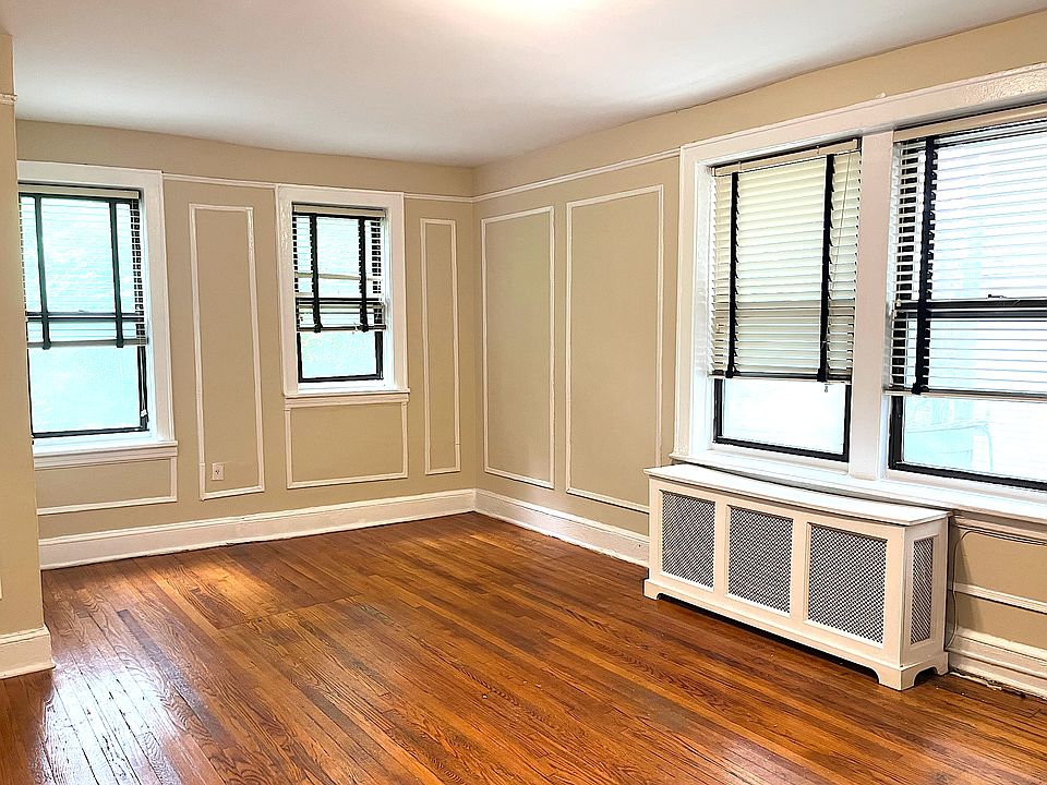 1st image of 42 Park Pl APT 3A