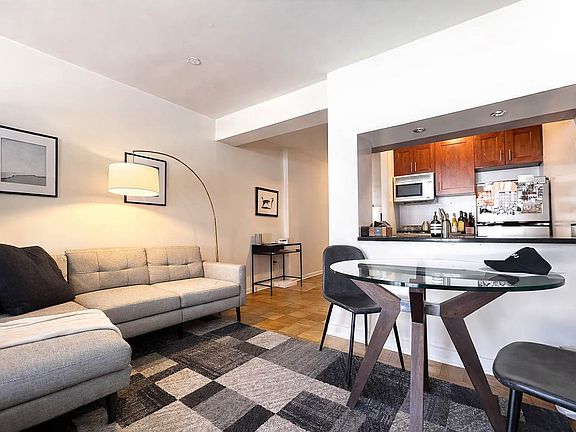 2nd image of 30 Christopher St APT 3K