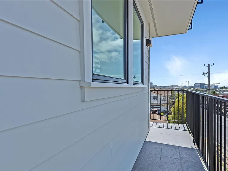 332 Pine Ave — Photo 35