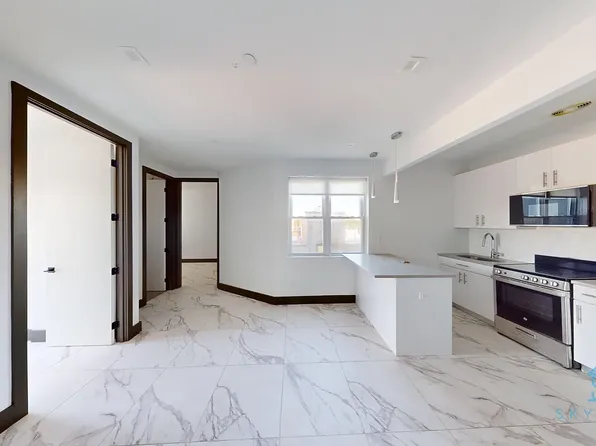 1024 New York Avenue image 1 of 11