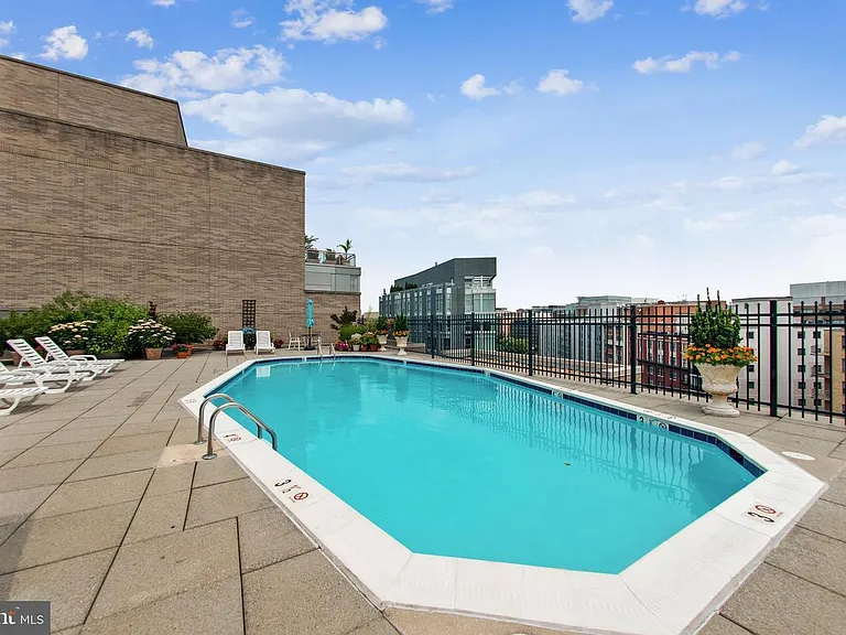 2201 L St NW #617 — Photo 38